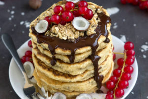 Pancakes al cocco vegan (bassi in istamina)